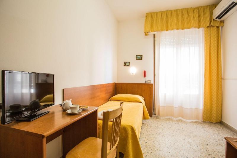 Hotel Nizza - NUOVA GESTIONE Riccione Esterno foto