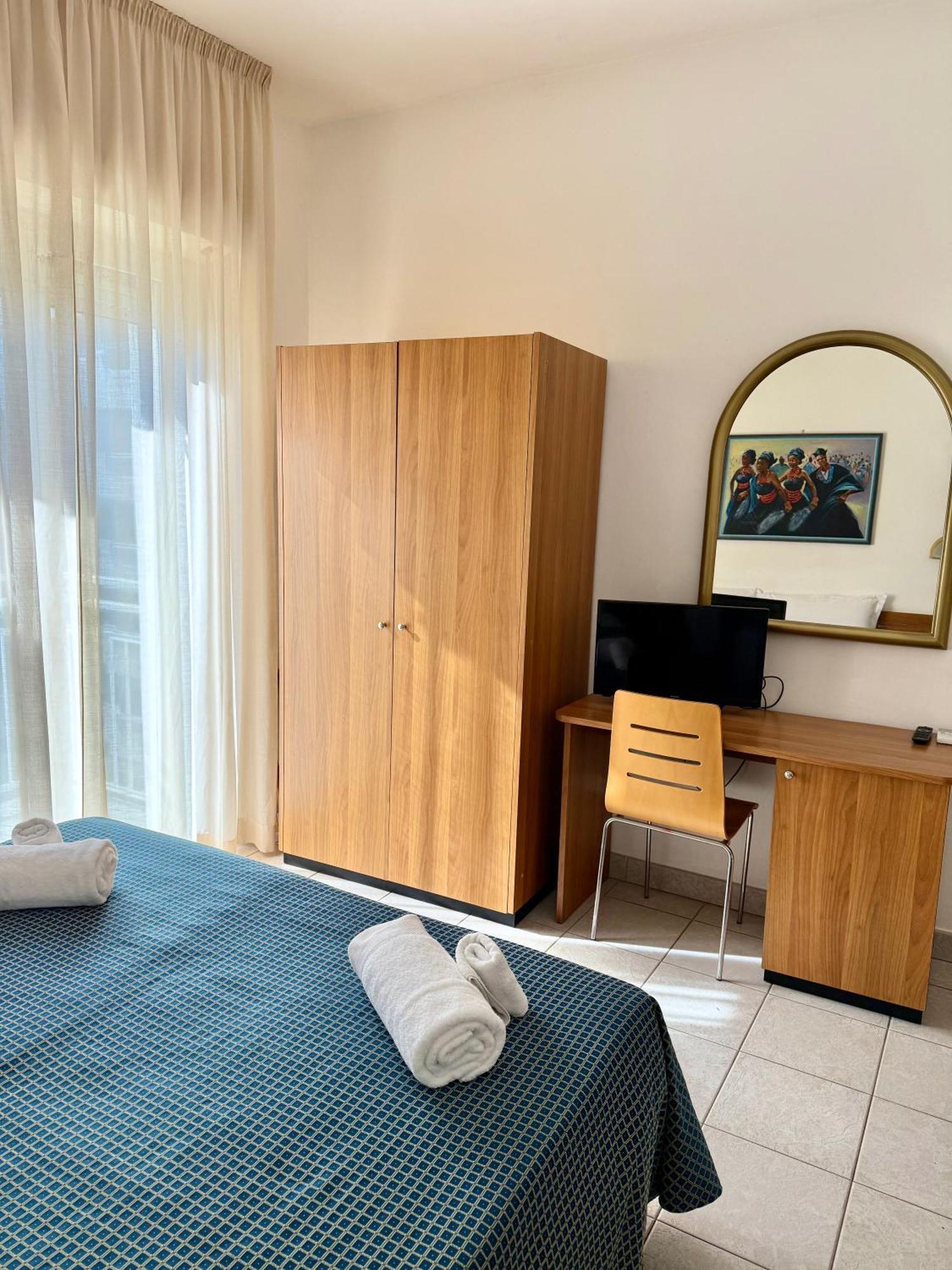 Hotel Nizza - NUOVA GESTIONE Riccione Camera foto