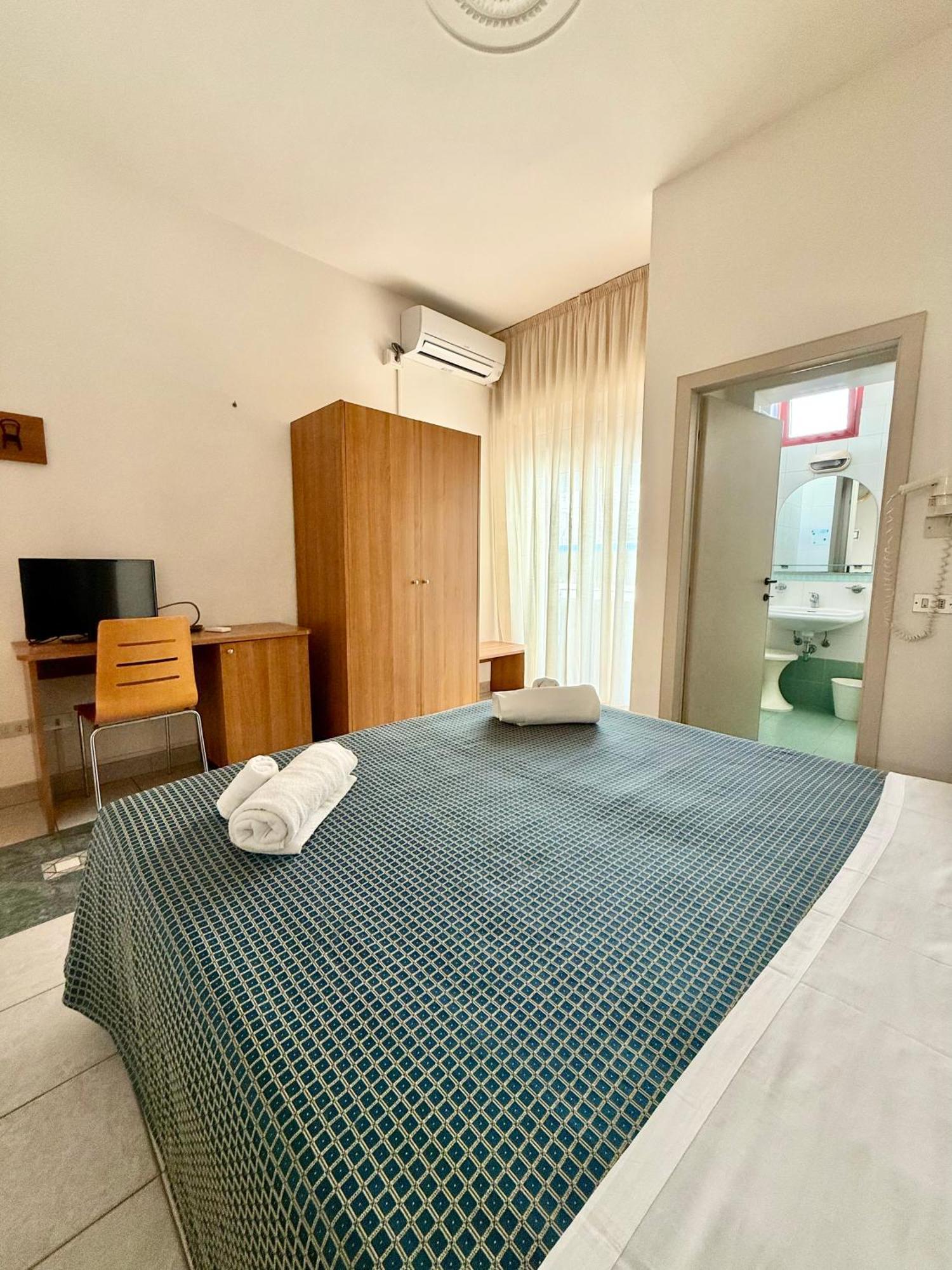 Hotel Nizza - NUOVA GESTIONE Riccione Camera foto